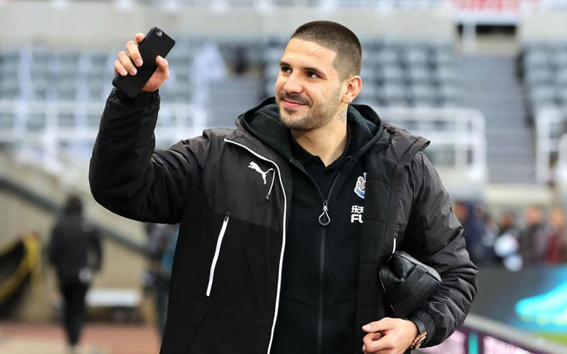Premijer liga: Tadić na klupi, Mitrović ni u protokolu (VIDEO)