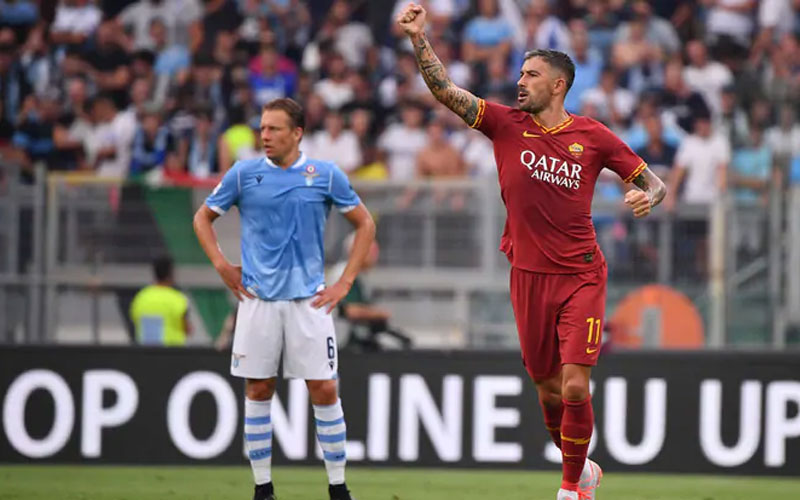 Kolarov strelac u rimskom derbiju (VIDEO)