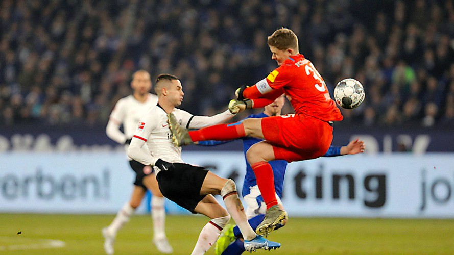 Gaćinović preživeo krvnički start protivničkog golmana! (VIDEO)