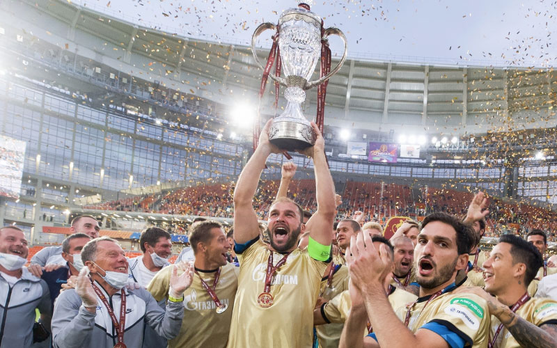 Bane Ivanović oštetio pehar Kupa Rusije tokom proslave! (VIDEO)