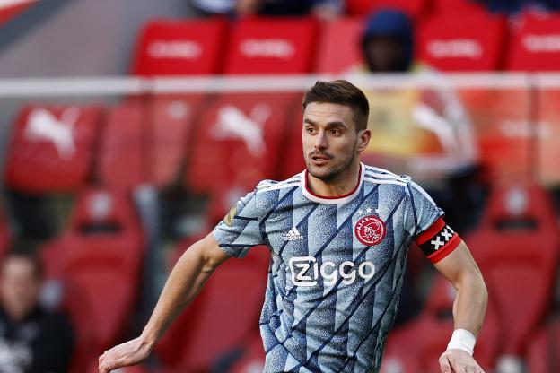 Navijači PSV-a pogodili Tadića kovanicom u glavu (VIDEO)